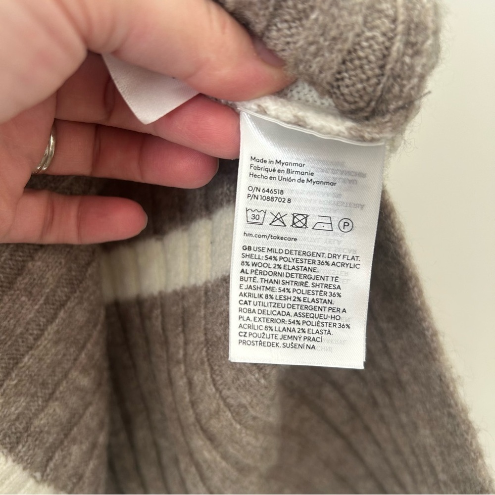 H&M Rib-Knit Turtleneck Long Sleeve Striped Boxy Fall Sweater - Picture 6 of 9